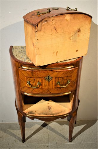 Petite commode à demi-lune  Louis XVI 